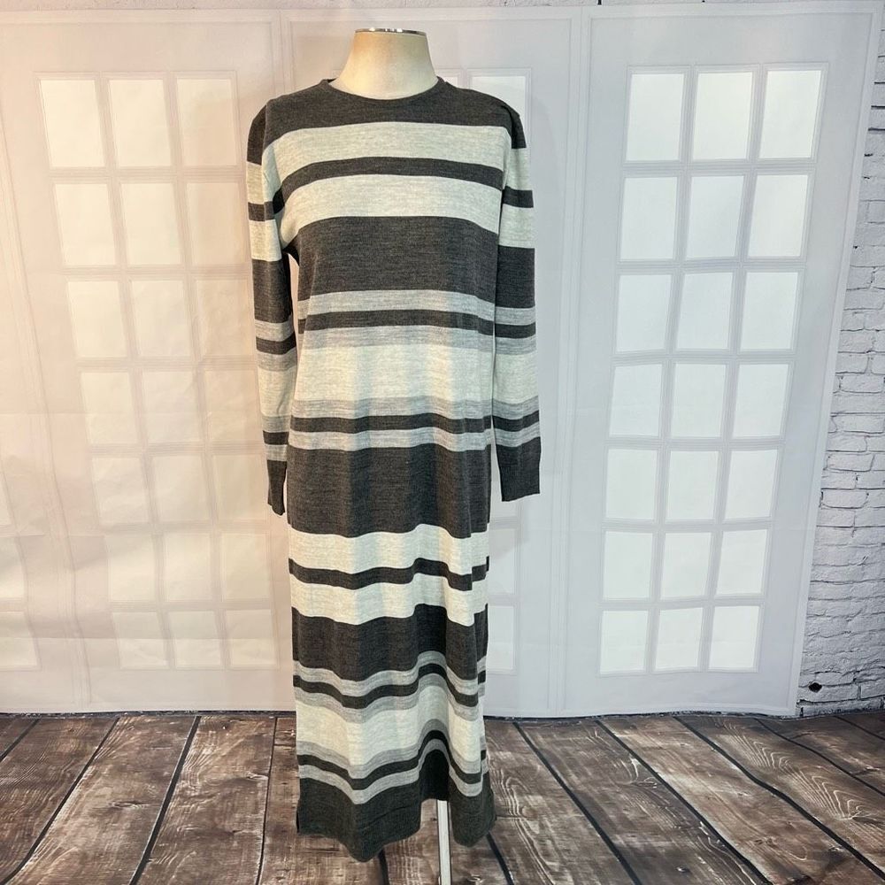 Tavin nwt long sleeve gray striped maxi length sweater dress size small 4-6
